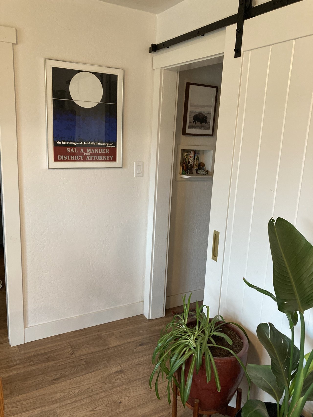 White interior door casing and baseboard in a finished home